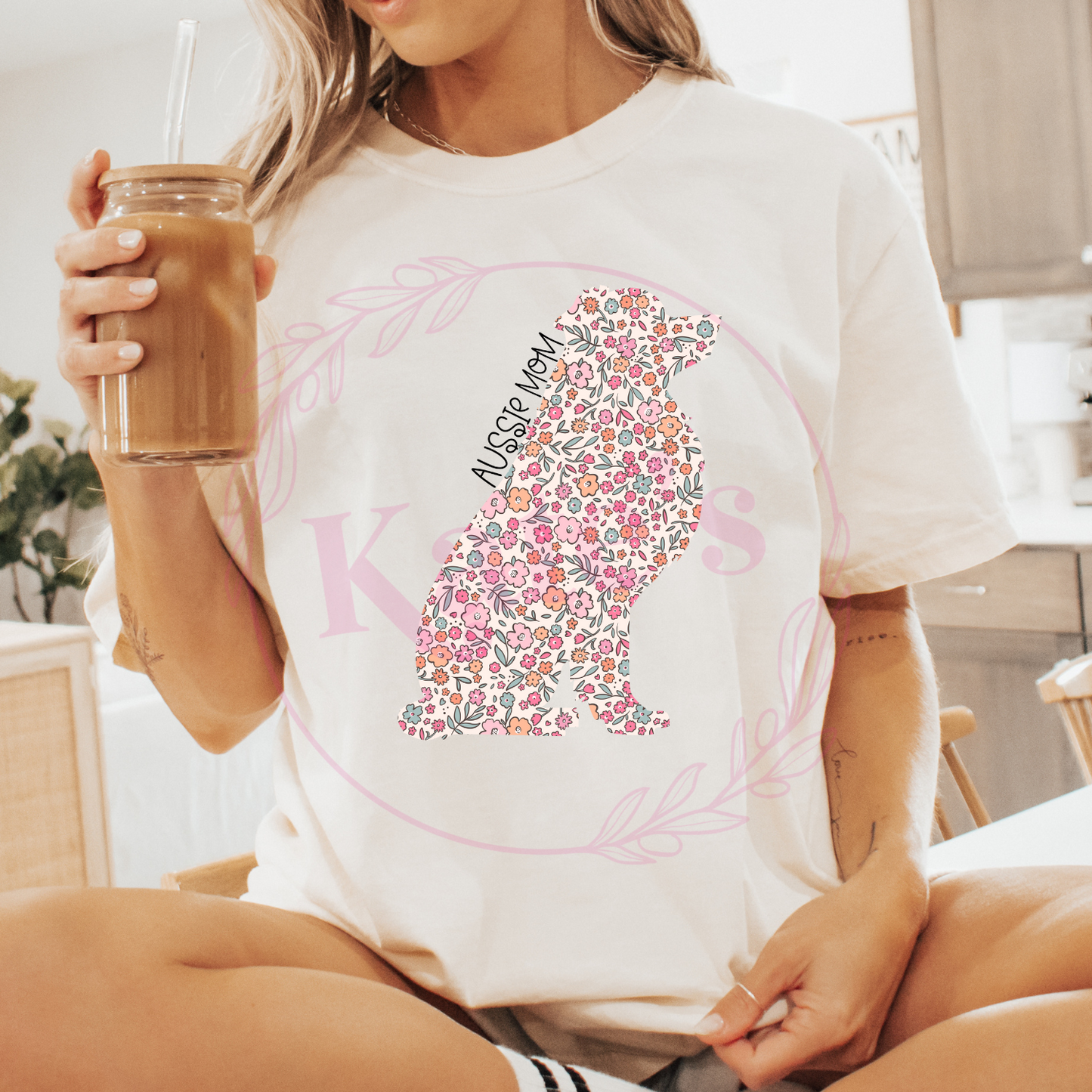Aussie Mom Floral Comfort Colors T-Shirt