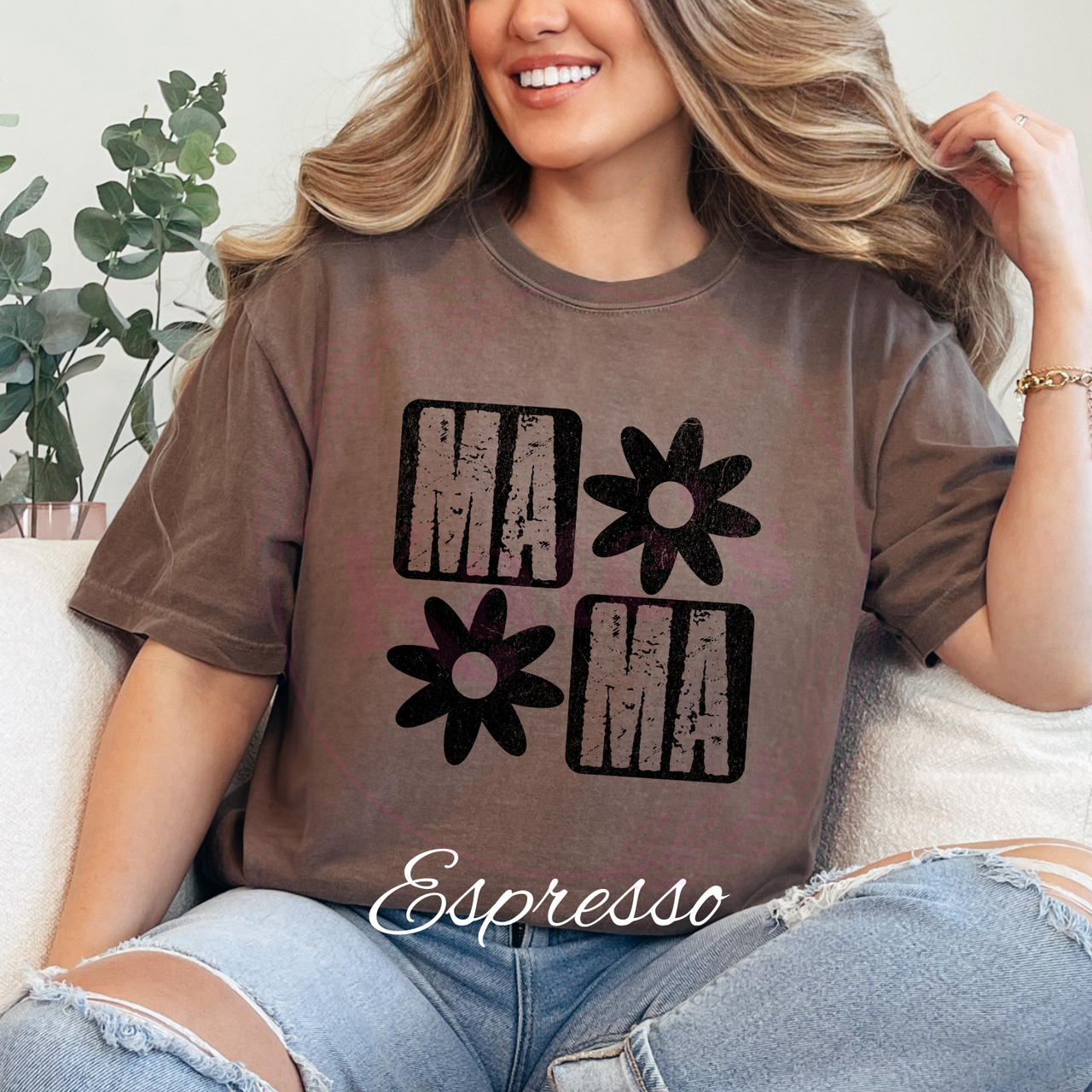 Retro Mama Comfort Colors T-Shirt