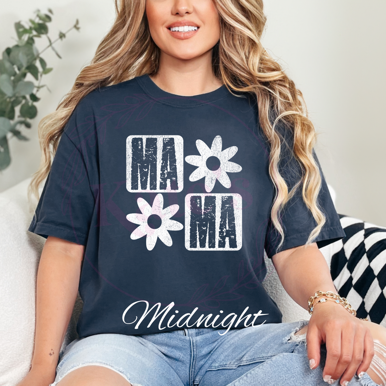 Retro Mama Comfort Colors T-Shirt