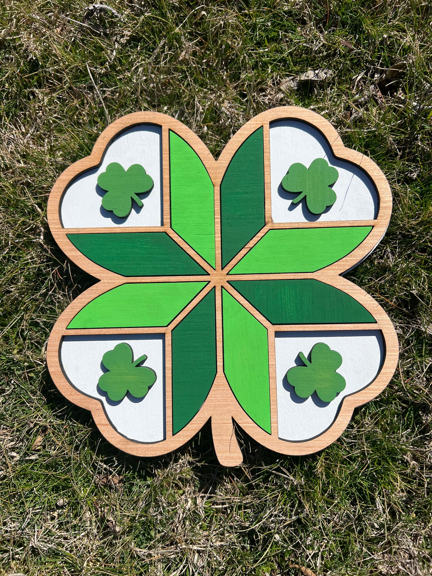 Barn Quit Shamrock Wall Decoration