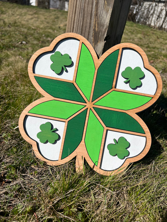 Barn Quit Shamrock Wall Decoration